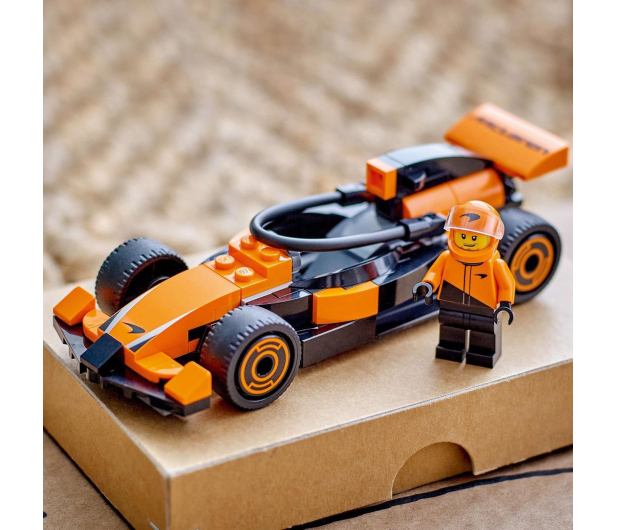 LEGO City 60442 F1® Kierowca i bolid McLaren - 1298082 - zdjęcie 4